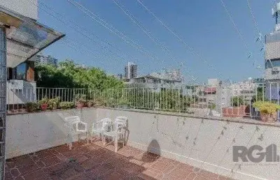 Vende-se excelente cobertura 2 quartos com suíte, 3 vagas de garagem com 156m² no petrópolis