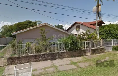 Excelente casa em belém novo na rua eustáquio inácio da silveira próximo ao colégio glicério alves. casa grande com 3 quartos, escritório