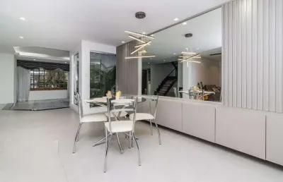 Casa com 4 quartos à venda na Rua Miracema, --, Chácara das Pedras, Porto Alegre