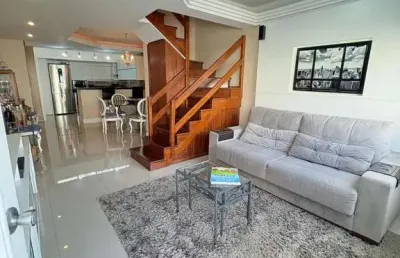 Casa com 2 dormitórios e 1 vaga em condomínio fechado no bairro cavalhada.