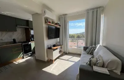 Apartamento no bairro cavalhada 2 dormitórios , vaga coberta, portaria 24 horas.