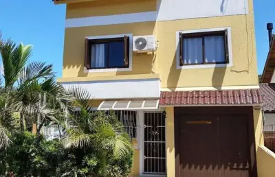 Casa com 3 quartos à venda na Rua Helio Felix Frey, --, Espírito Santo, Porto Alegre