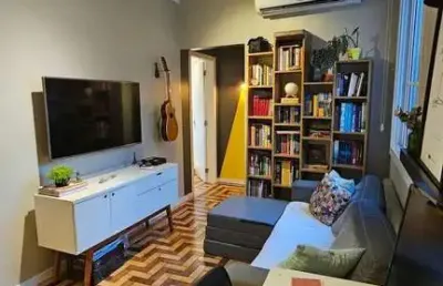 Apartamento à venda com 1 dormitório no bairro cidade baixa