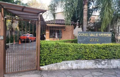 Casa em condomínio fechado localizado no bairro vila nova.