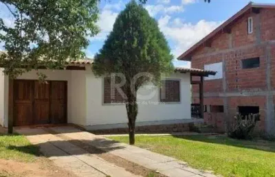 Casa em porto alegre, no bairro hípica, com 2 dormitório(s), e 2 banheiros, à venda.