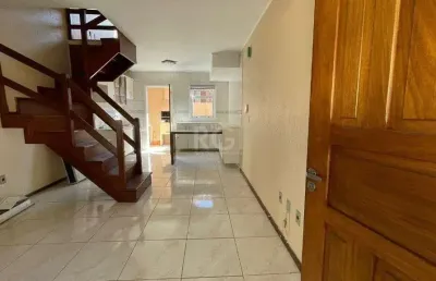 Casa em condomínio fechado com 2 quartos à venda na Rua Afonso Arinos, --, Camaquã, Porto Alegre