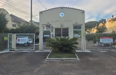 Casa em condomínio fechado com 3 quartos à venda na Avenida Edgar Pires de Castro, --, Hípica, Porto Alegre