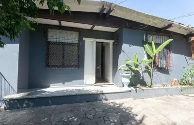 Casa com 3 dormitórios e 2 vagas no bairro parque dos maias