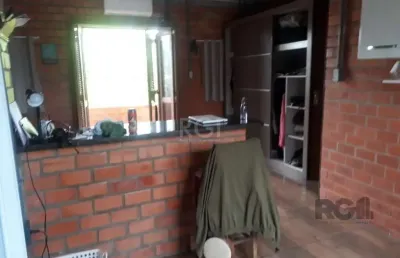 Casa com 3 dormitórios, sendo 1 suíte no bairro hípica