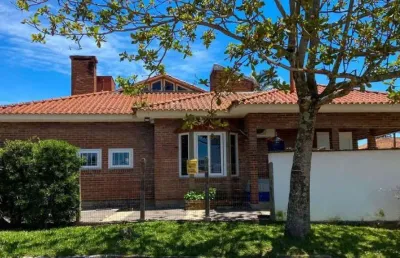 Casa com 3 quartos à venda na Rua Tancredo Neves, --, Centenário, Torres