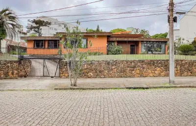 Casa com 3 quartos e 313m² à venda em chácara das pedras, porto alegre. rua joao paetzel, chácara das pedras, porto alegre