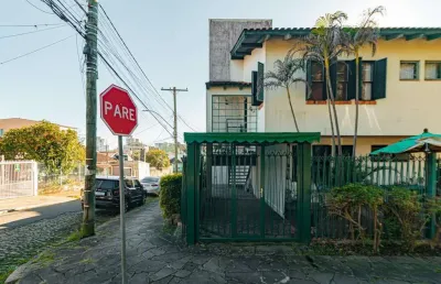 Apartamento com 2 quartos à venda na Rua Nove de Março, --, Vila Ipiranga, Porto Alegre