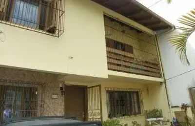 Casa com 5 quartos à venda na Rua Barão de Teffe, --, Menino Deus, Porto Alegre