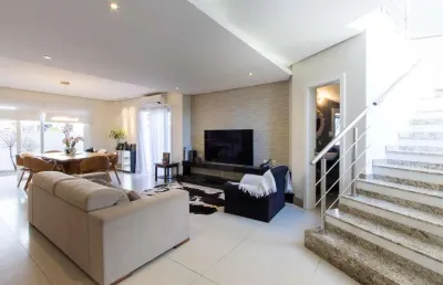 Casa em condomínio fechado com 3 quartos à venda na Rua Carlos Maximiliano Fayet, --, Hípica, Porto Alegre