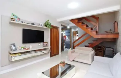 Casa com 2 dormitórios + sótão (3º dormitório) – ampla, confortável e completa