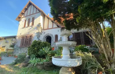 Casa com 4 quartos à venda na Rua Guaiana, --, Vila Assunção, Porto Alegre