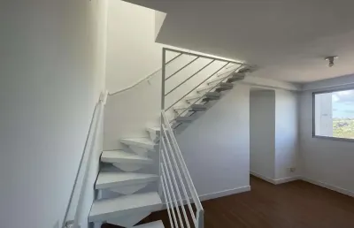Cobertura semi mobiliada com 3 quartos e 1 vaga de garagem na rua sadi castro.