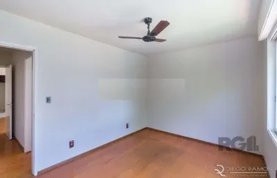 Apartamento 2 dormitórios, sendo 1 suíte, 72 m² de área privativa e 2 vaga(s) de garagem. localizado na rua/av. bagé, no bairro petrópolis em porto alegre.