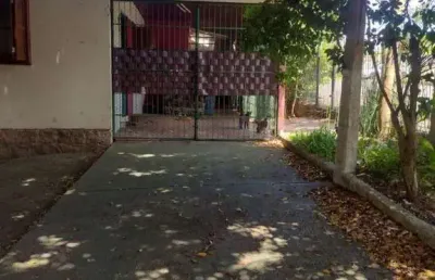 Casa com 2 quartos à venda na Rua Doutor Raul Moreira, --, Cristal, Porto Alegre