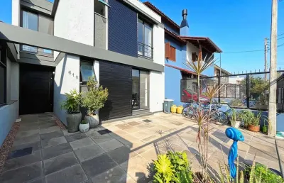 Casa com 3 quartos à venda na Rua Pau Brasil, --, Hípica, Porto Alegre