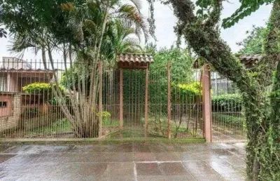 Casa com 2 dormitórios ,sendo 1 suíte para venda no bairro tristeza em porto alegre/rs.