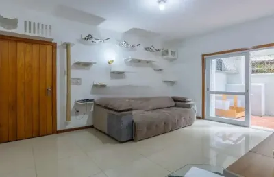 Apartamento de 2 dormitórios no centro histórico de poa