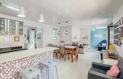 Casa com 2 quartos à venda na Rua Breno Arruda, --, Santa Maria Goretti, Porto Alegre