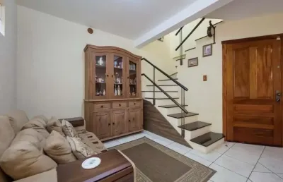 Casa de condomínio com 3 dormitórios e 1 suíte e 151 m² em porto alegre/rs