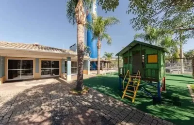 Casa em condomínio no humaitá de 2 dormitórios vaga e infra