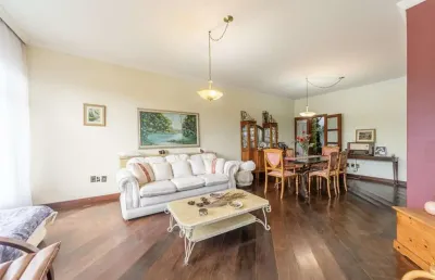 Casa com 3 quartos à venda na Rua Gustavo Schmidt, --, Três Figueiras, Porto Alegre