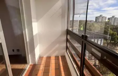 Apartamento com 2 dormitórios, 1 vaga no bairro glória, em porto alegre, rs