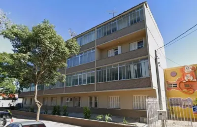 Apartamento de 2 dormitórios no bairro navegantes desocupado