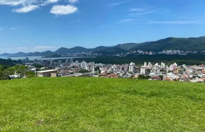 Terreno à venda na Rua Zanzibar do Nascimento Lins, 5, Trindade, Florianópolis