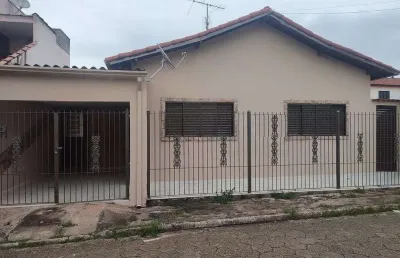 Casa com 3 quartos à venda na Rua Roberto Coutinho Rezende, 70, Guanabara, Pouso Alegre