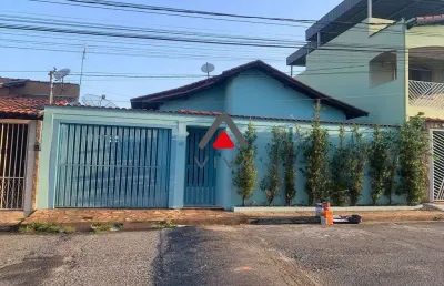 Casa com 3 quartos à venda na Rua Bernardo De Madson, 40, Jardim Olímpico, Pouso Alegre
