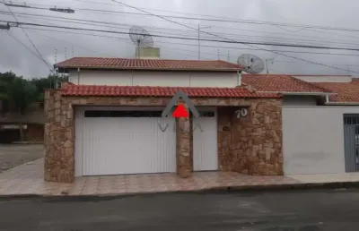 Casa com 3 quartos à venda na Rua Jacinto Libânio, 100, São Carlos, Pouso Alegre