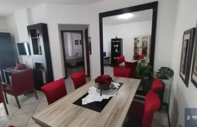 Apartamento 2 quartos sendo 1 suite, proximo ao calçadão no centro, balneário camboriú/sc