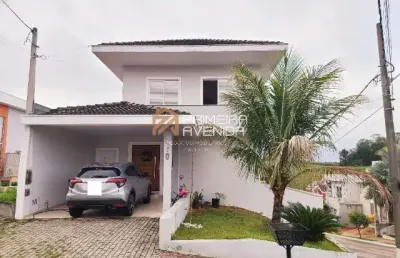 Sobrado de 280m² - 2 dorms. / 1 suíte - piscina - residencial mantiqueira