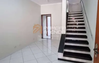 Sobrado de 120m² - 4 dorms./ 2 suíte - 2 vagas - bosque dos eucaliptos