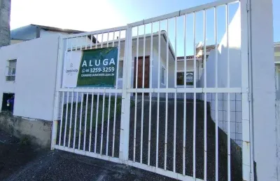 Casa com 2 quartos para alugar na Rua Saudeli Duarte, 705, Bela Vista, Palhoça