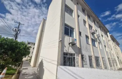 Apartamento com 2 quartos para alugar na Rua Ida Constantino Zuchinali, 120, Praia Comprida, São José