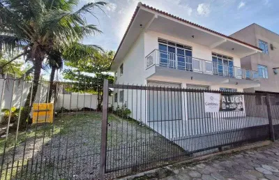 Casa com 4 quartos para alugar na Rua Elias Merise, 70, Roçado, São José