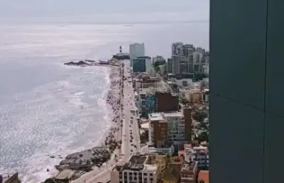 Apartamento alto padrão vista mar quatro suítes 3 varandas 3 garagens à venda na barra!