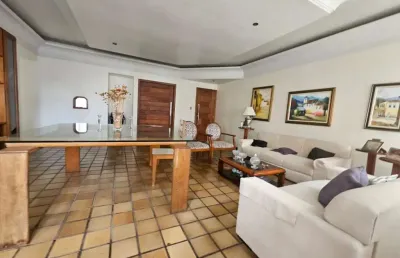 Apartamento nascente 4 quartos 2 suítes lavabo 2 garagens à venda na graça!