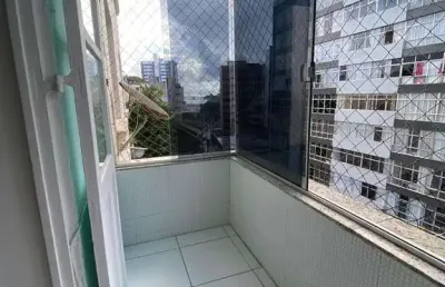 Apartamento 2 quartos suíte varanda área de serviço garagem à venda na barra!