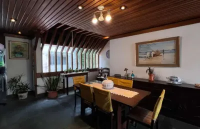 Apartamento tipo casa 4 quartos 2 suítes varanda área externa piscina à venda na barra!