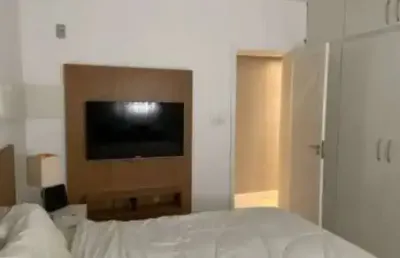Apartamento nascente 4 quartos suíte varanda dependência 2 garagens à venda na barra!