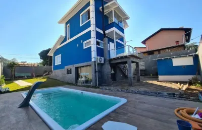 Vendo linda casa com 4 quartos no muquem-florianópolis