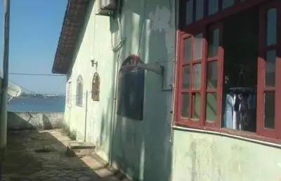 Casa semi- mobiliada - venda e locação - são pedro da aldeia - rj.