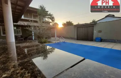 Casa duplex incrível com área de lazer completa em condomínio fechado